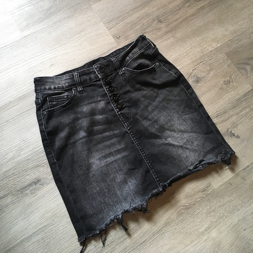 Black jean Skirt |Kendal & Kylie